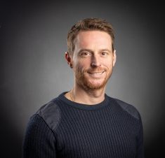 Portrait de Sébastien Ruchat, associé de Kyma Formation. Sébastien Ruchat, associé de Kyma Formation, expert en gestion patrimoniale et solutions financières sur-mesure.