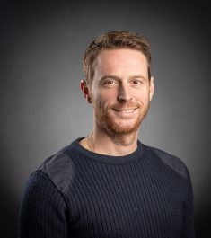 Portrait de Sébastien Ruchat, associé de Kyma Formation. Sébastien Ruchat, associé de Kyma Formation, expert en gestion patrimoniale et solutions financières sur-mesure.